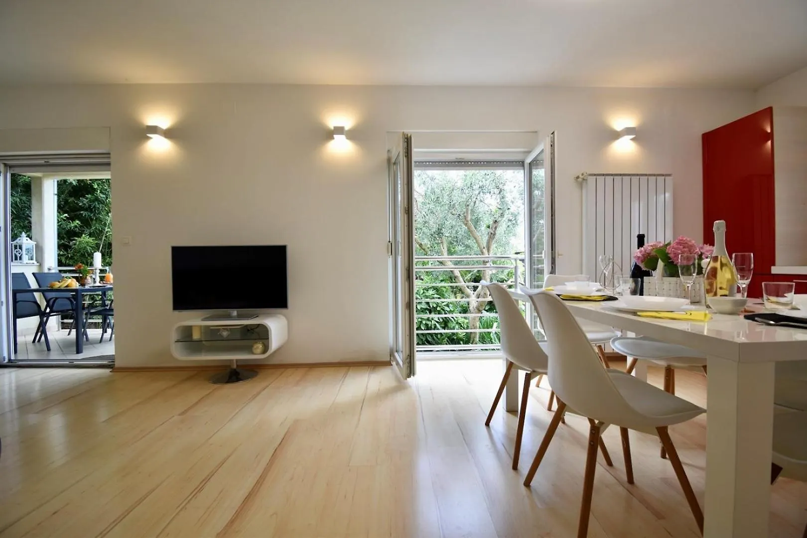 Vakantiehuis Holiday House With Garden 