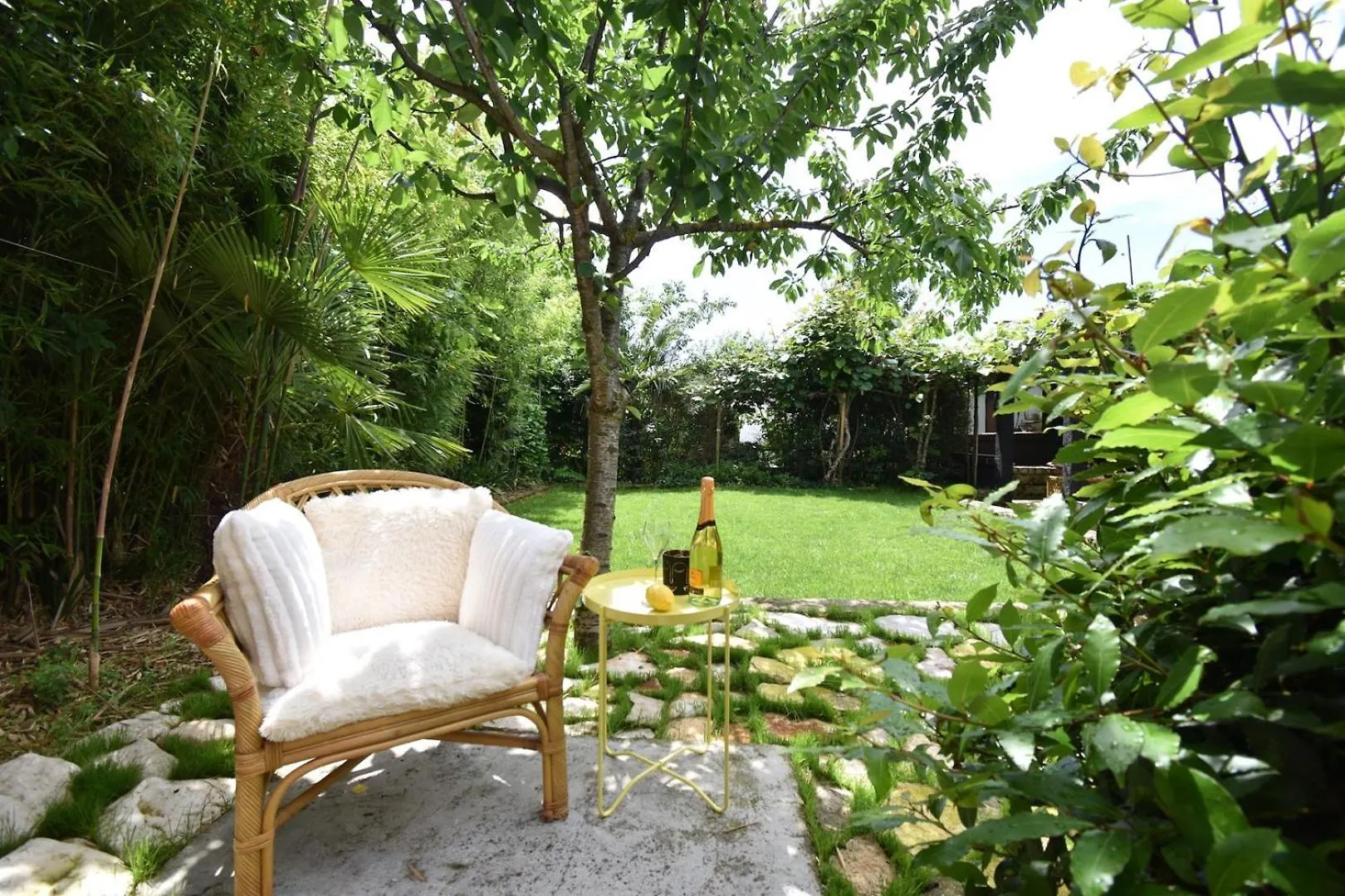 Holiday House With Garden 