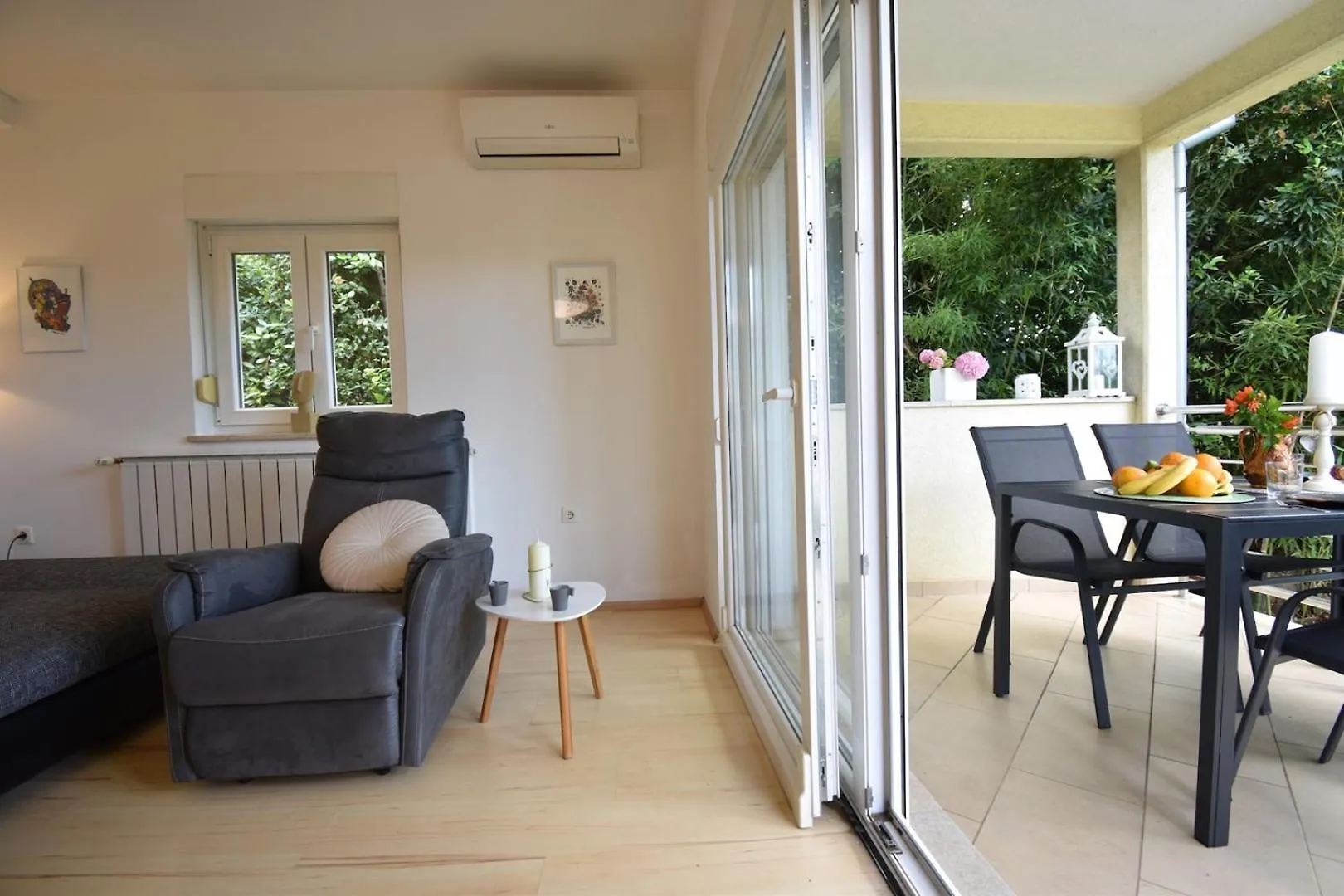 Holiday House With Garden 